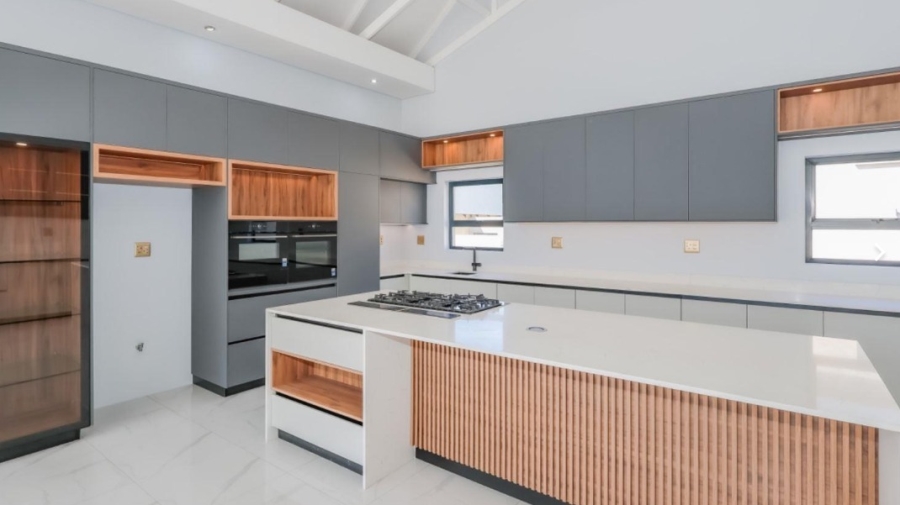5 Bedroom Property for Sale in Leloko Lifestyle Estate North West